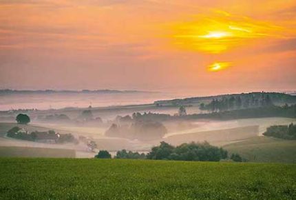 Rottal-Sonnenaufgang-im-Nebel